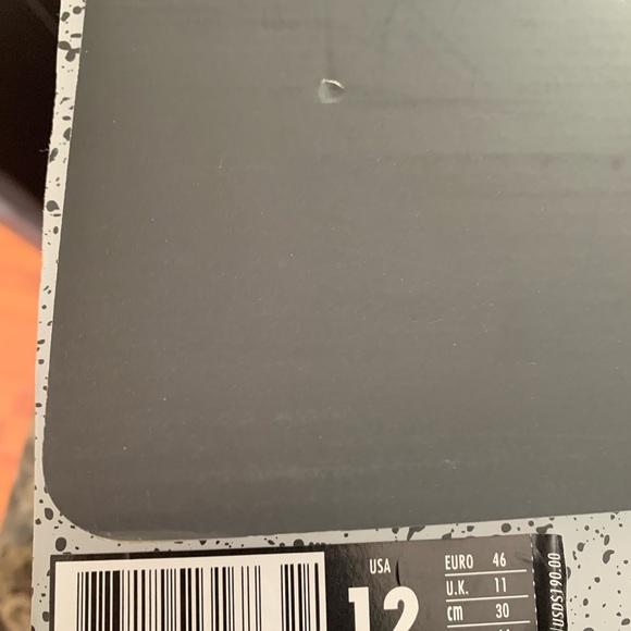 Air Jordan 6 Retro - Picture 2 of 6